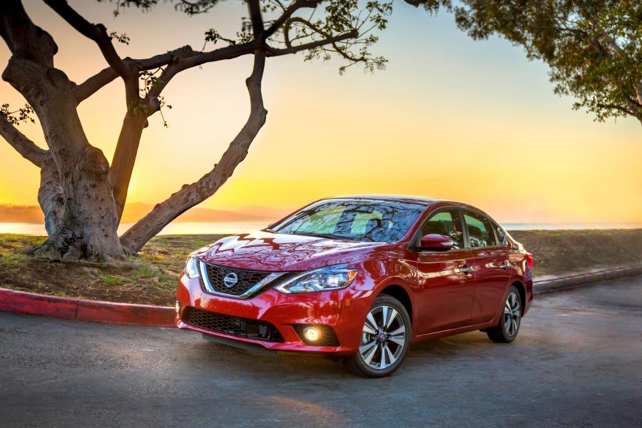  Nissan Sentra SR 2016 года  (фото 2 из 10)